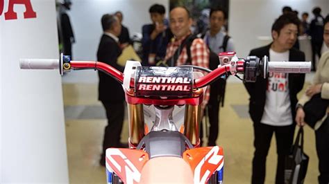 Honda unveils CR Electric dirt bike concept - BikeWale