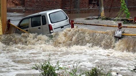 Incessant rain, flash floods, landslides ravage Himachal Pradesh's ...