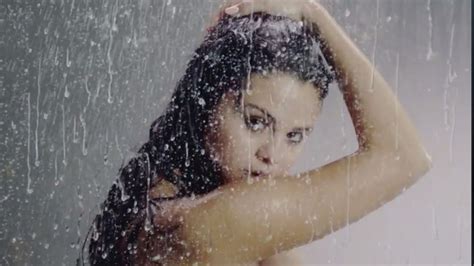 7 Sexy Moments in Selena Gomez 'Good For You' Music Video - YouTube