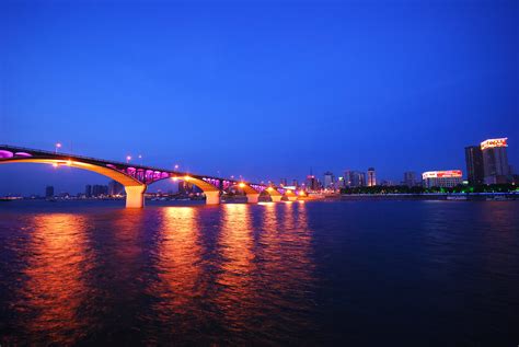 Changsha Skyline | Things begin to light up as the sun sets … | Flickr