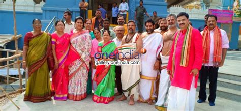 PHOTOS: K Chandrashekar Rao Family Offers Prayers At Sai Baba Temple In Ameerpet - Latest Photos ...