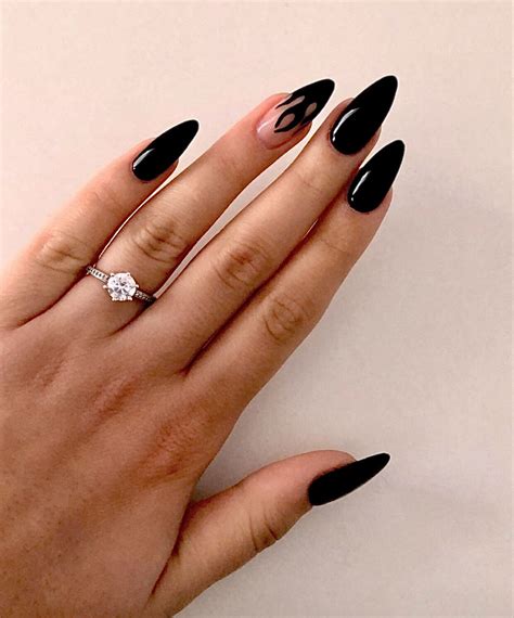 Black Nails 🖤 | Black gel nails, Black nails, Nails