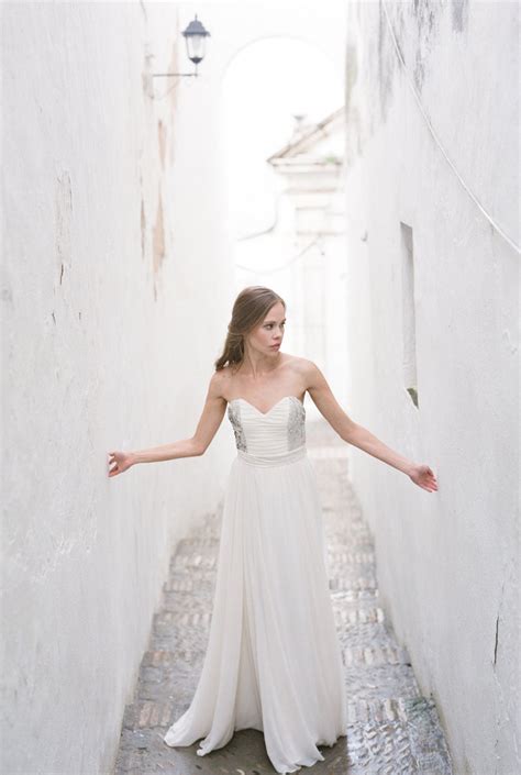 Light and Airy Dresses from Truvelle’s 2016 Collection - Bridestory Blog