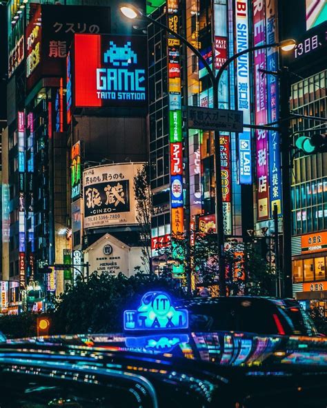 A night in Shinjuku : r/japanpics