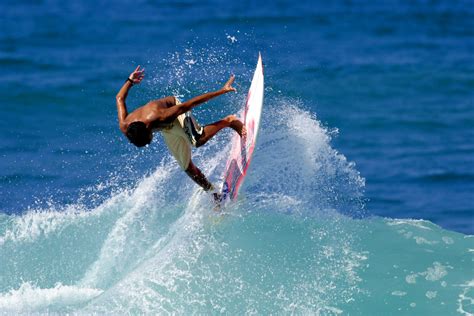 Surfing at Tamarindo with Iguana Surf - Barefoot Vacation Villas