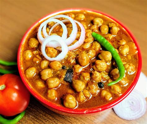 Chole Recipe | Punjabi Chana Masala - VegeCravings