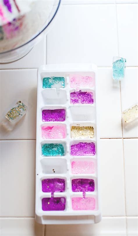 glitter ice cubes • A Subtle Revelry | Glitter ice cubes, Edible glitter, Ice cube