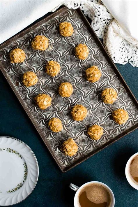 5-Ingredient Chewy Peanut Butter Oatmeal Balls - Renee Nicole's Kitchen