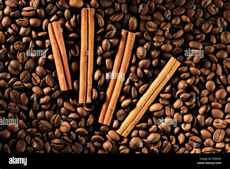 Coffee beans and cinnamon Stock Photo - Alamy