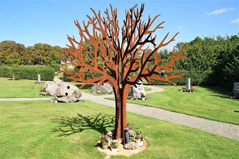 What are memorial trees | Memorial-trees.co.uk | Memory tree, Wire tree ...