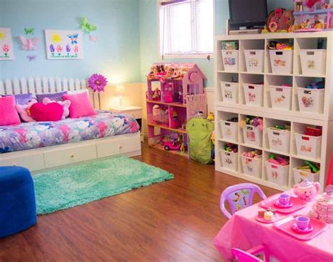 An Organized Playroom - Clutterbug