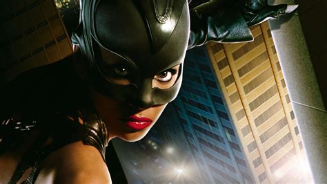 🔥 [40+] Halle Berry Catwoman Wallpapers | WallpaperSafari