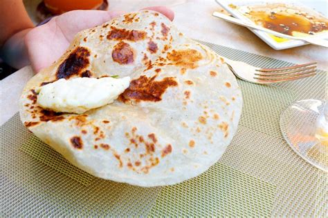 Tortilla de harina con mantequilla | Mexican food recipes, Mexican food recipes authentic, Best ...