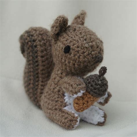 Squirrel pattern by Maki Oomachi Animal Knitting Patterns, Stuffed ...