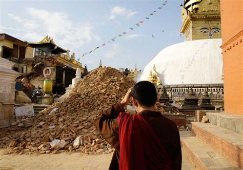 Nepal Earthquake Cremations of Victims Begin Amid Aftershocks: Photos | TIME