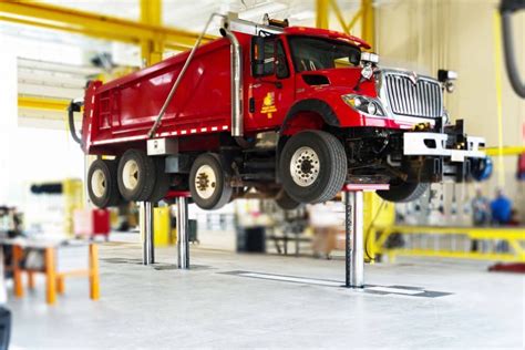 Hydraulic Truck Lifts | Stertil-Koni USA