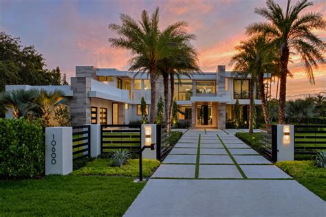 Modern Miami Staging - Contemporary - Exterior - Miami - by Ava Gray ...