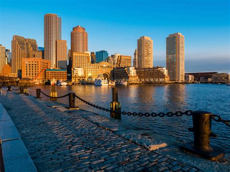 Hotels Near Downtown Boston | Holiday Inn® Boston Bunker Hill Area