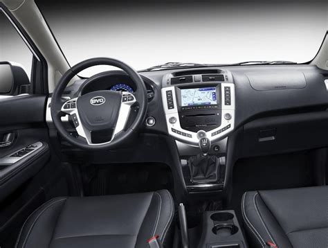 BYD S6 Photos and Specs. Photo: BYD S6 Specification and 25 perfect ...