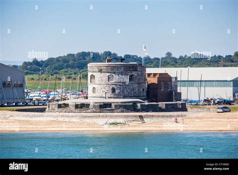 Calshot Castle, on Calshot spit on Southampton Water, Hampshire, England, UK Stock Photo - Alamy