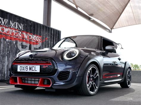 Hands-on Review of the 2020 MINI JCW GP 3 - MotoringFile