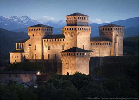 Castle of Torrechiara, the legend of love between the duchess and the condottiere | e-borghi