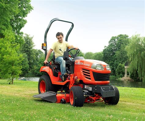 Kubota Compact Tractors - Lloyd Ltd