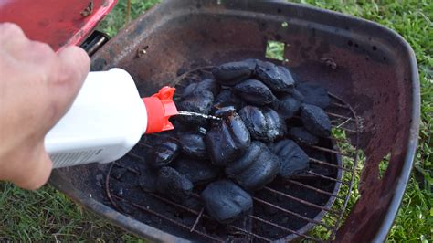 What A Professional Chef Wants You To Know Before Grilling With Lighter Fluid