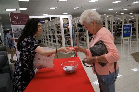 Belk converts to Belk Outlet, opens new concept in Governor's Square Mall (26) - Clarksville ...