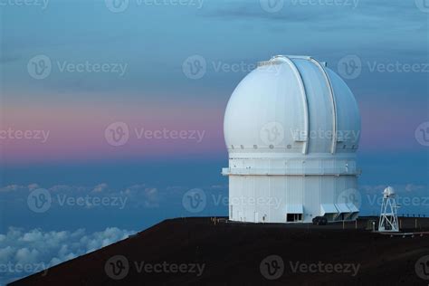 Mauna Kea Observatory 943371 Stock Photo at Vecteezy