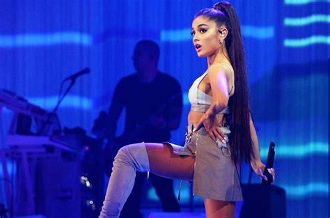 Ariana Grande ends tour following explosion at concert - dBTechno