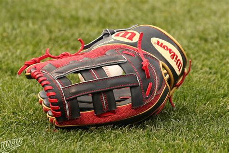 What Pros Wear: Mookie Betts' Wilson A2K Superskin MB50 Glove (2019 ...