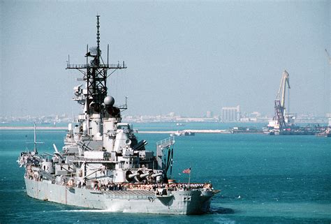 File:USS Missouri (BB-63) Desert Storm.jpg - Wikimedia Commons