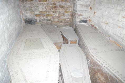 thanetonline: Coffins in St Georges Crypt