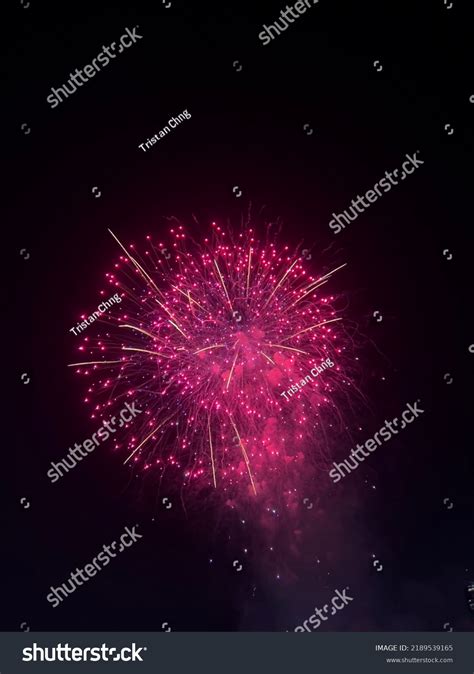 Singapore National Day Parade Fireworks Stock Photo 2189539165 | Shutterstock