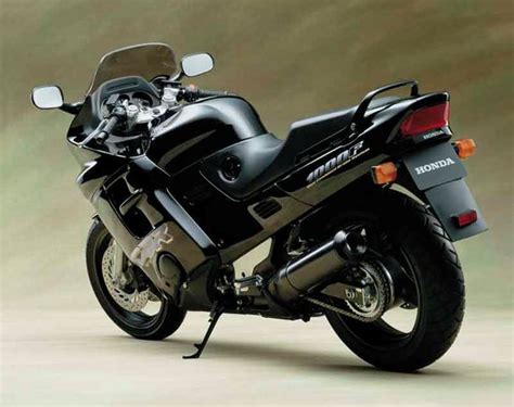 HONDA CBR1000F (1987-1997) Review | Speed, Specs & Prices | MCN