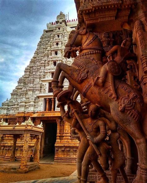 Vellayi Gopuram, eastern entrance of Srirangam temple, Trichy | Ancient ...