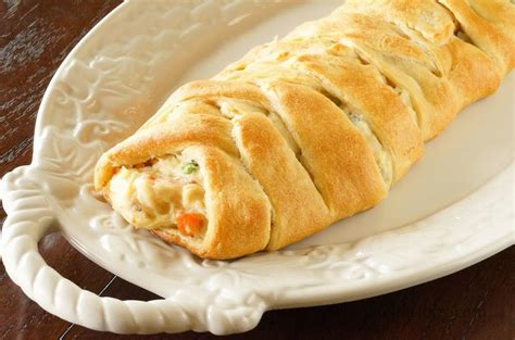 Chicken Pot Pie Crescent Braid | RecipeLion.com