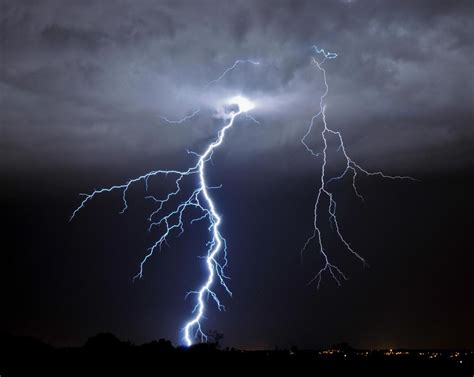 What is Positive Lightning? (with pictures)