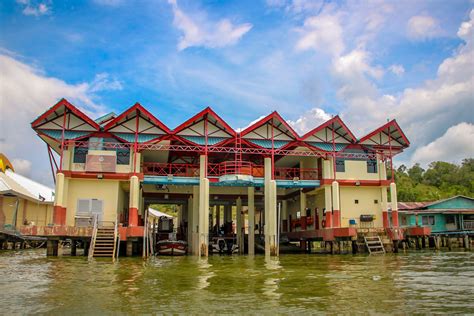 Kampong Ayer: Visiting the worlds largest floating village.