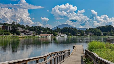 Walkway to Lake Junaluska | Photos by Ravi