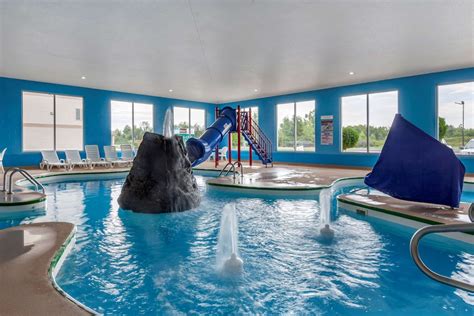 Comfort Suites Escanaba in Escanaba | Best Rates & Deals on Orbitz