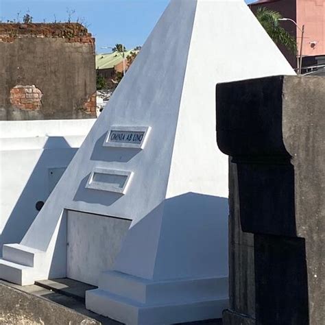 Nicolas Cage's Pyramid Tomb in New Orleans, LA (11 Photos)