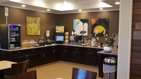 AmericInn by Wyndham Moline Airport/ Quad Cities, Moline | HotelsCombined