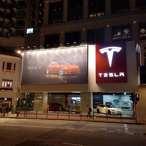 Tesla．Wanchai Showroom, Hong Kong – Paragon Lighting