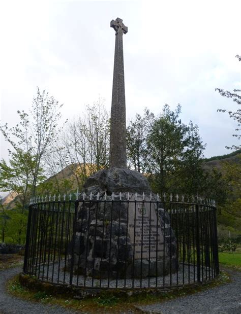 Glencoe Massacre Memorial © kim traynor cc-by-sa/2.0 :: Geograph ...