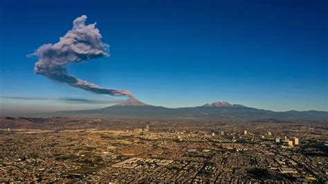 Mexico's Popocatepetl volcano erupts