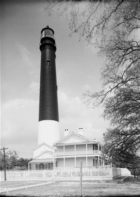 Pictures 1 Pensacola Lighthouse, Pensacola Florida