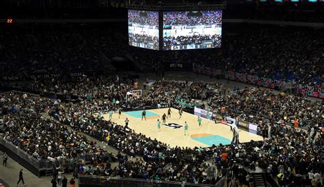 San Antonio Spurs set NBA regular-season game attendance record | NBA.com