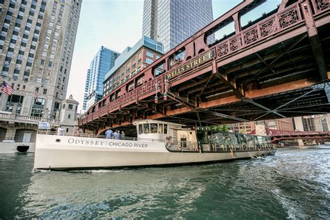 Cruise the Chicago River year-round in this glass-topped boat - Curbed Chicago